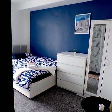 West Kensington - Santorini Apartments لندن المظهر الخارجي الصورة